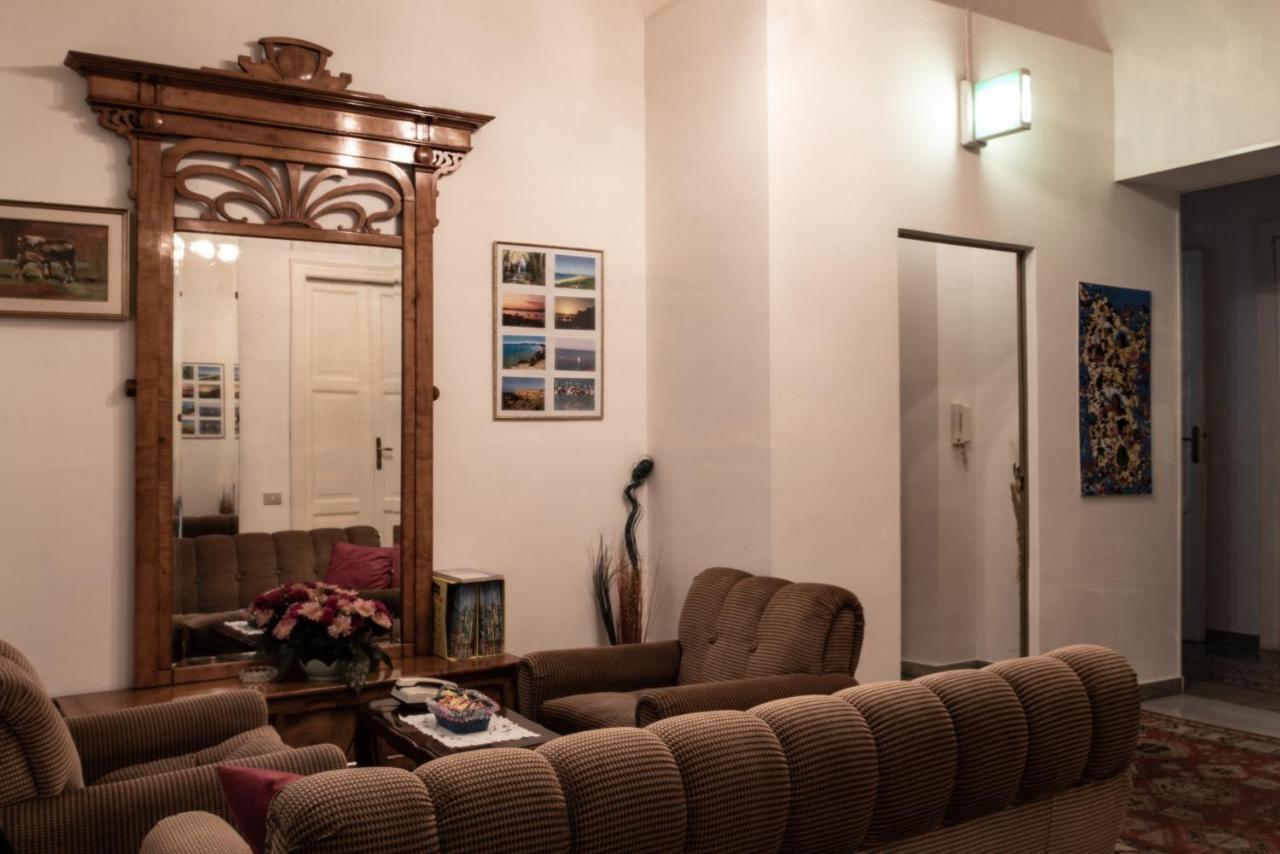 Hotel Aer Bj Vittoria كالياري المظهر الخارجي الصورة