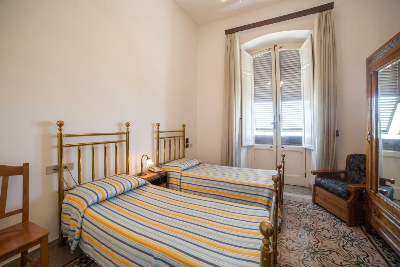 Hotel Aer Bj Vittoria كالياري المظهر الخارجي الصورة